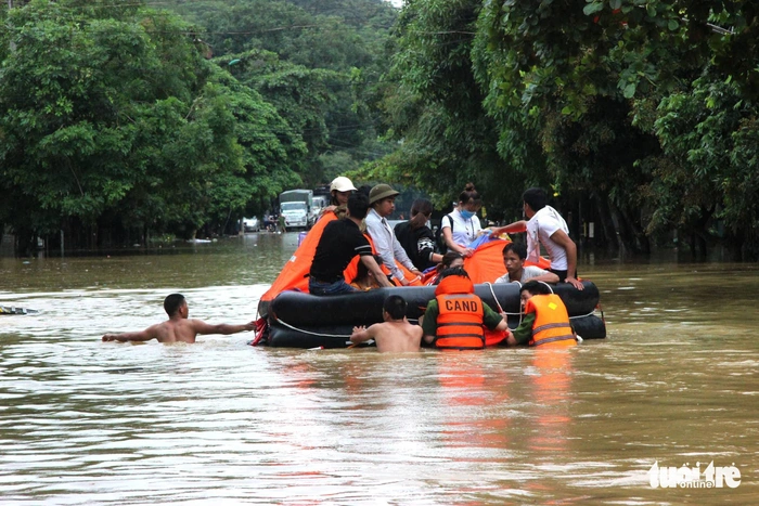 Hà Giang bị mưa lũ chia cắt, 2 người thiệt mạng - Ảnh 5.