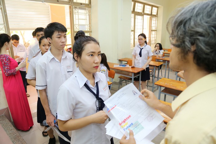Gần 350.000 thí sinh thi môn khoa học tự nhiên THPT quốc gia - Ảnh 1.