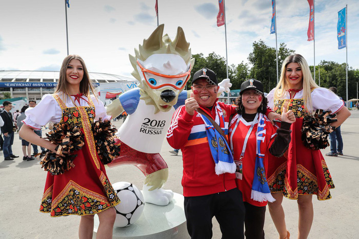 Không lọt vào World Cup, fan Trung Quốc vẫn đông hơn fan Anh tại Nga - Ảnh 1.