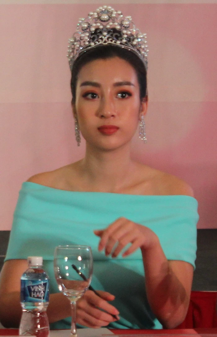 Thí sinh Hoa hậu Việt Nam 2018 sẽ phải bán vé số, cào nghêu - Ảnh 2.