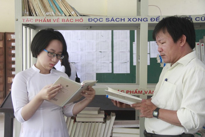 Hai nữ sinh thủ khoa mê đọc sách - Ảnh 2.