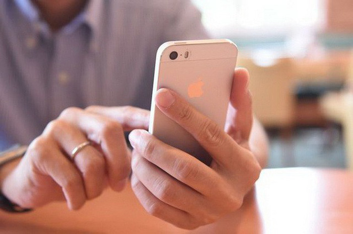 Lần thứ 2 tòa trả đơn khởi kiện Apple làm chậm Iphone - Ảnh 1.