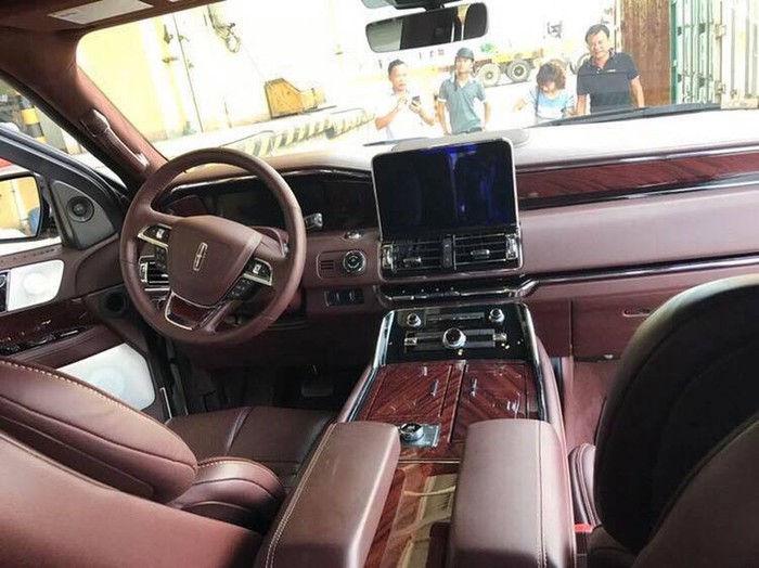 Siêu SUV Lincoln Navigator Black Label L 2018 đầu tiên đặt lốp đến Việt Nam - Ảnh 6.
