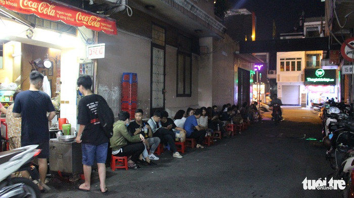 Cà phê vợt có gì khiến bạn trẻ Sài Gòn mê đắm? - Ảnh 4.