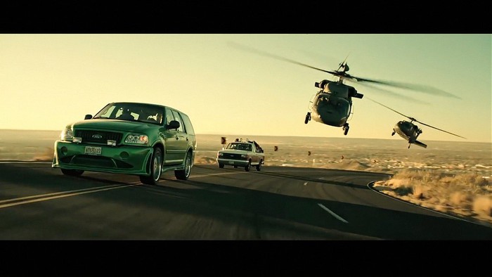 Sicario 2: Soldado: Một bộ phim đầy ắp súng đạn bạo lực và chiêu bẩn - Ảnh 3.