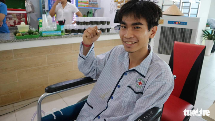 Người hâm mộ đội U-23 Việt Nam chờ trận bán kết lịch sử - Ảnh 4.