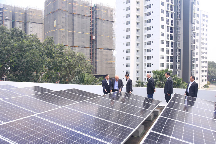 Bình Dương hợp tác Singapore phát triển năng lượng mặt trời - Ảnh 1.