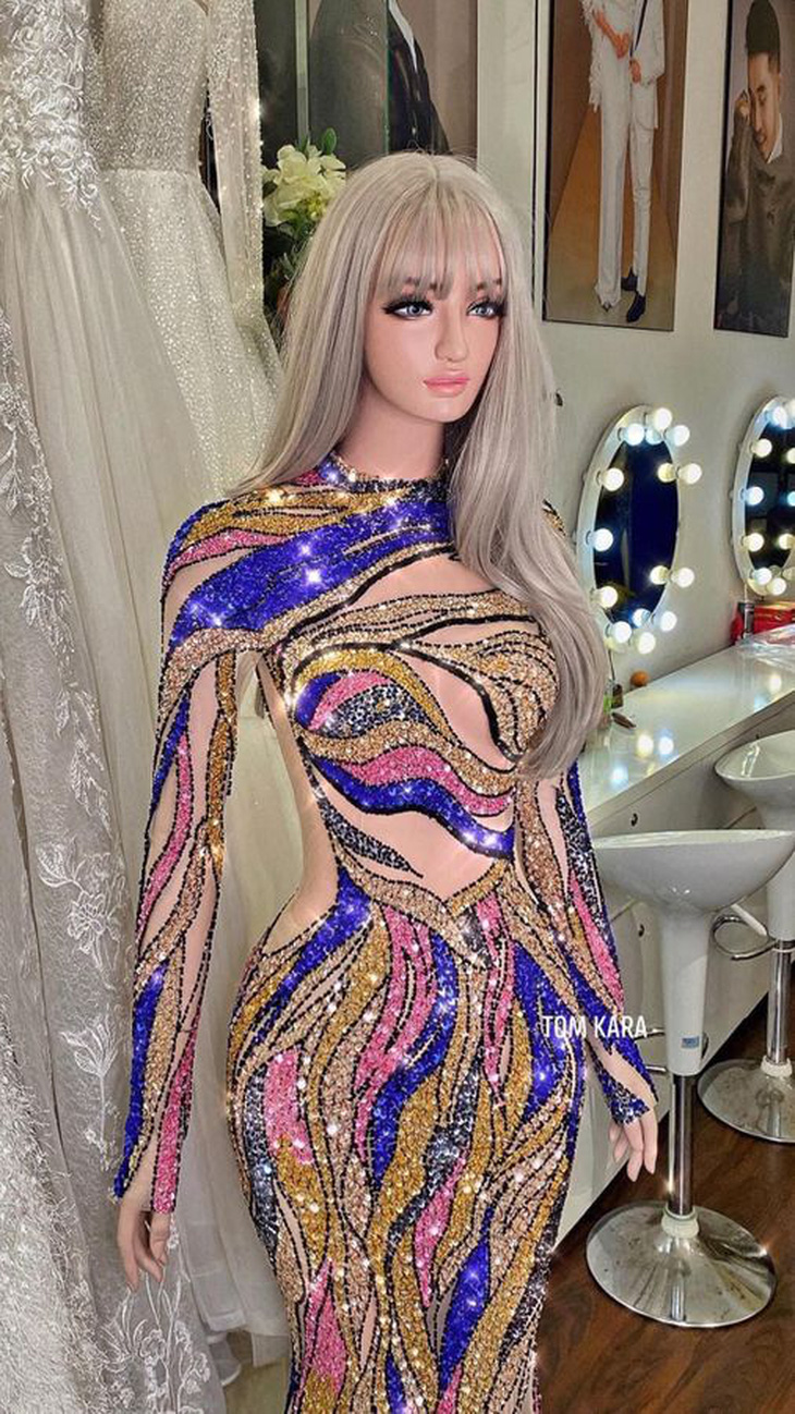 Chiếc váy gây tranh cãi của Thái Thị Hoa đoạt giải 
