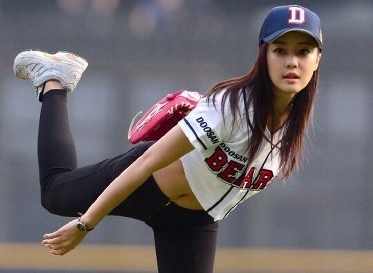 Bóng chày Hàn Quốc phát triển nhờ hot girl