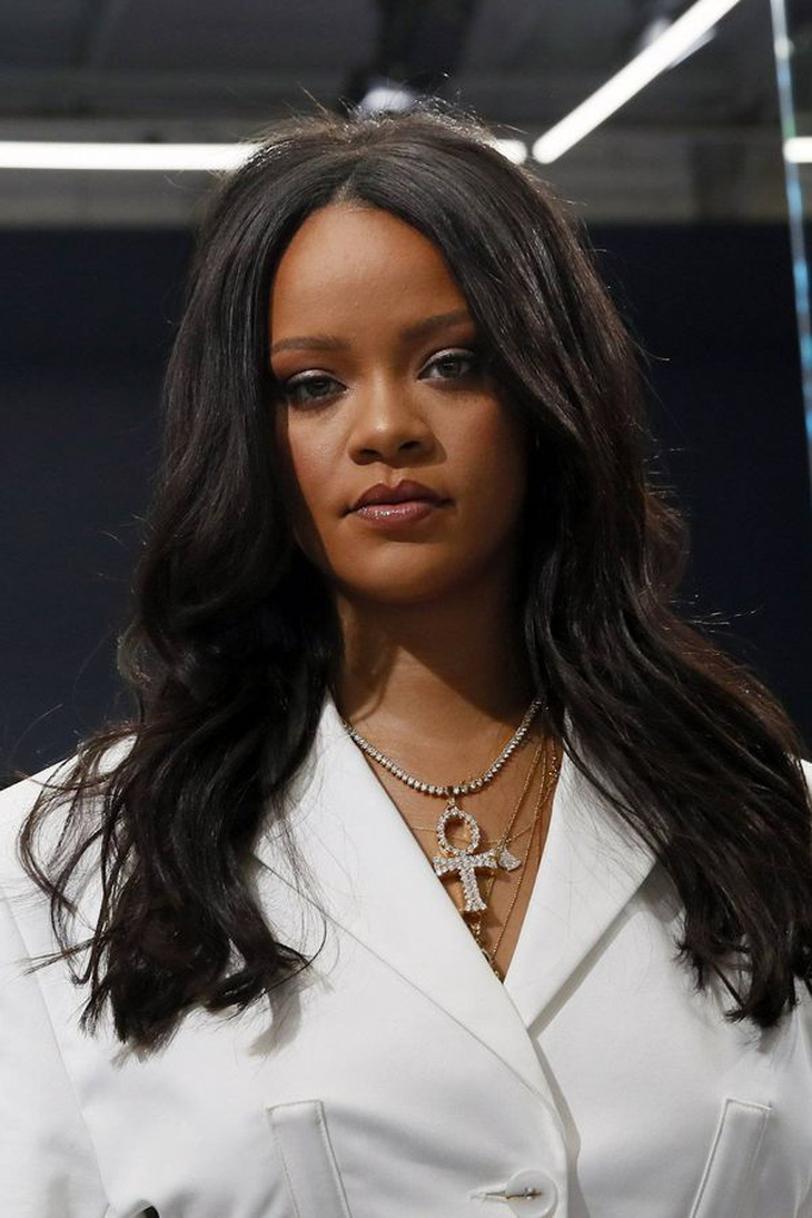 Rihanna ghi tên mình vào Forbes, là ca sĩ giàu nhất thế giới