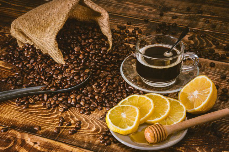 Uống cà phê cùng chanh có giảm cân không?