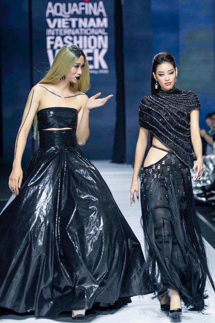 HH Khánh Vân thách "gái đẹp" Hải Triều đi catwalk tại AVNIFW 2022