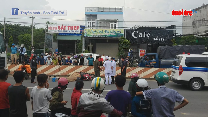 Chạy vào làn ô tô , người phụ nữ nước ngoài bị xe ben cán tử vong