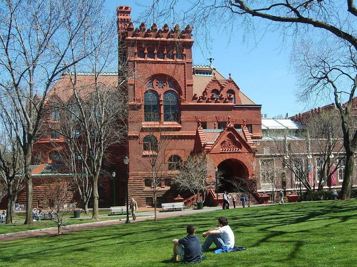 10 trường đại học cho ra lò tỉ phú nhiều nhất Mỹ - Ảnh 1.