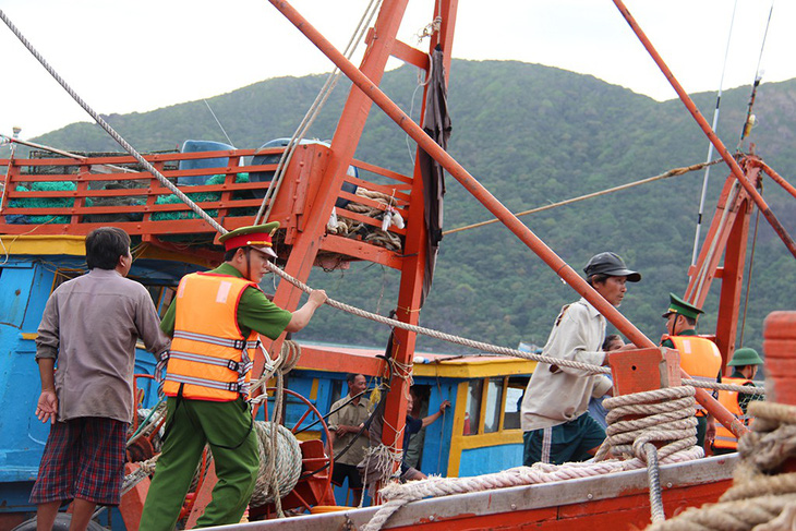 Côn Đảo: Hụ còi đưa dân tới nơi trú ẩn - Ảnh 8.