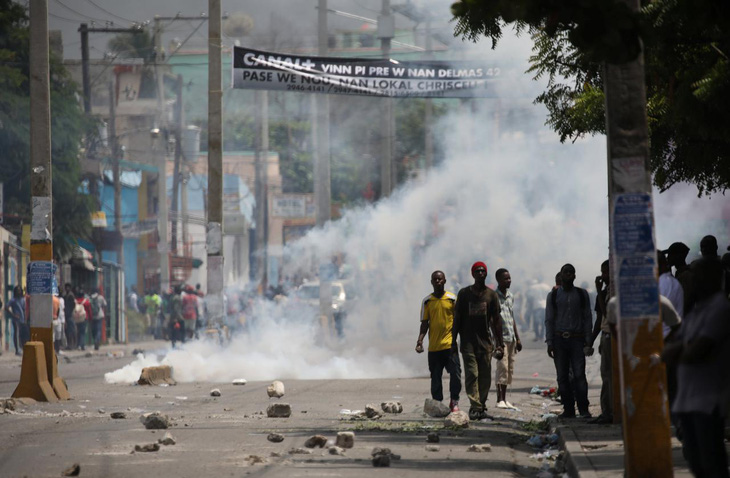 Dân Haiti bạo động vì chính phủ tăng thuế - Ảnh 1.