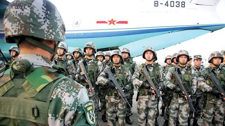 Trung Quốc điều cả sư đoàn áp sát biên giới Ấn Độ - Ảnh 1.