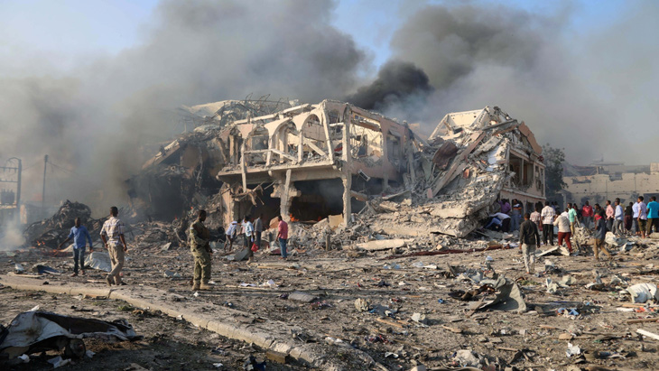 Số người chết vụ nổ bom Somalia đã lên 189 - Ảnh 2.