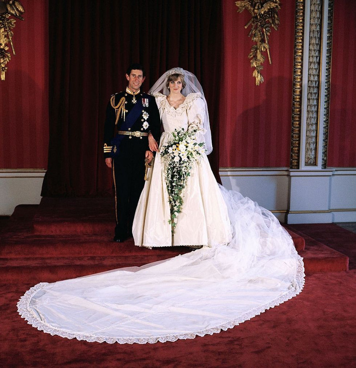 Ngắm lại những chiếc váy cưới nổi tiếng nhất thế giới - Ảnh 3.