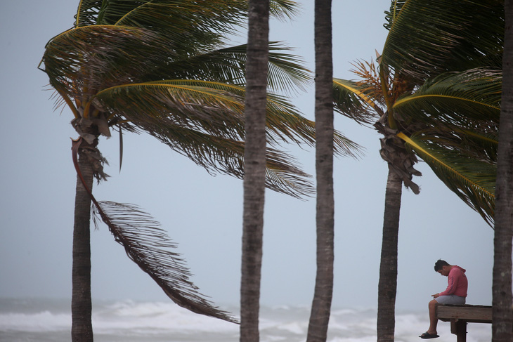Đổ bộ Florida, bão Irma tăng lên cấp 4 - Ảnh 4.