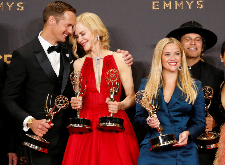 Nicole Kidman lại được vinh danh ở Emmy 2017 - Ảnh 9.