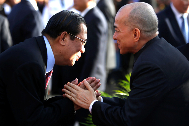 Đảng cầm quyền Campuchia quyết thu phục lòng dân - Ảnh 1.