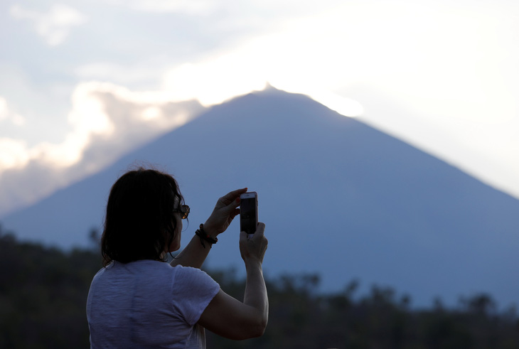 Bali hồi hộp chờ núi lửa phun trào - Ảnh 17.