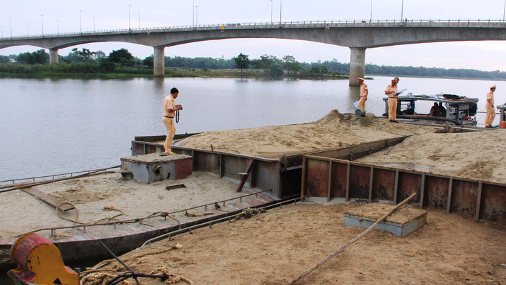 Giành lại cát lợi - Ảnh 1.