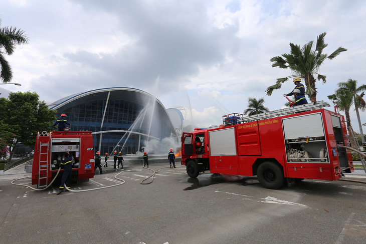 Thực tập chữa cháy tại 25 điểm diễn ra APEC - Ảnh 1.