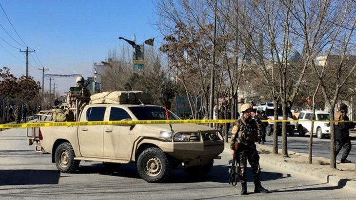 Nổ liên tiếp ở thủ đô Afghanistan, ít nhất 40 người chết - Ảnh 1.