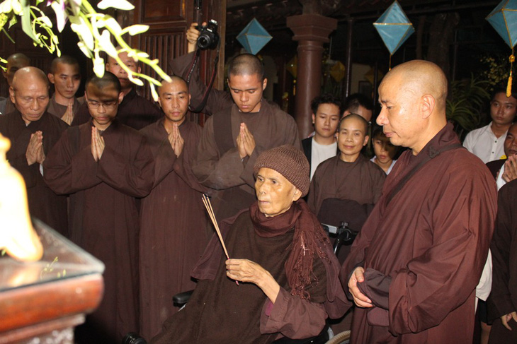 Thiền sư Thích Nhất Hạnh rời Đà Nẵng, trở lại Thái Lan - Ảnh 1.