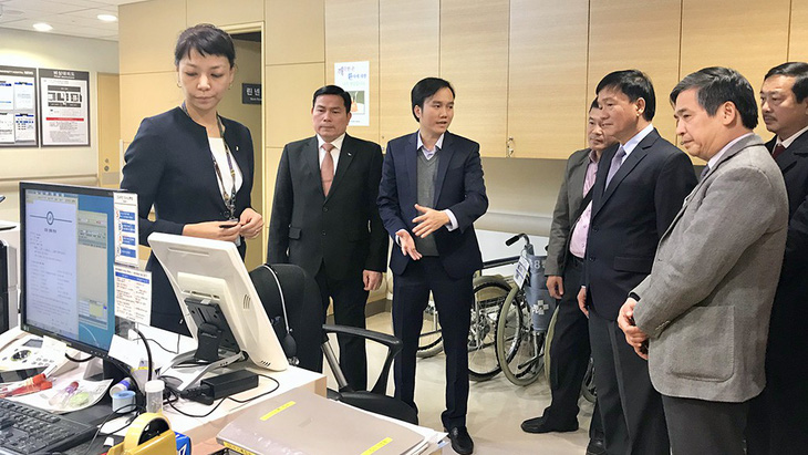 Bệnh viện đại học Hàn Quốc tặng thiết bị y khoa cho Quảng Ngãi - Ảnh 2.