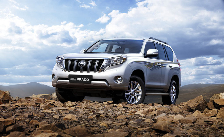 Toyota tung ra thị trường Land Cruiser Prado giá 2,3 tỷ - Ảnh 1.