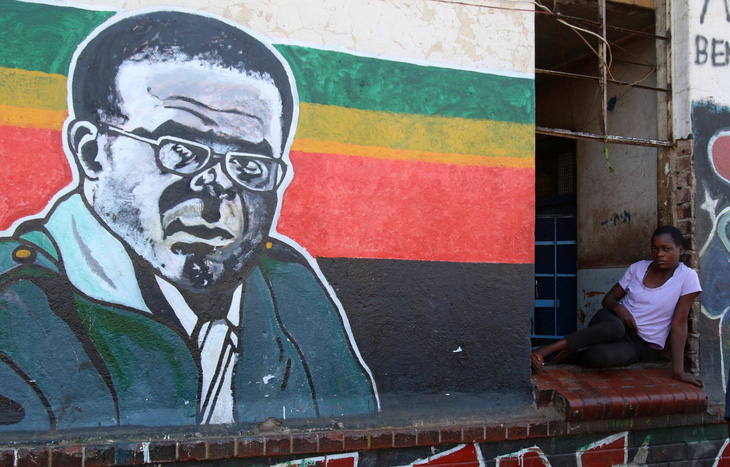 Zimbabwe dưới triều đại Mugabe qua mười con số khó tin - Ảnh 1.