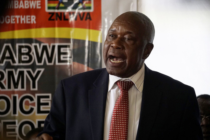Tổng thống chưa từ chức, Zimbabwe đã bị tranh quyền đoạt lợi - Ảnh 3.