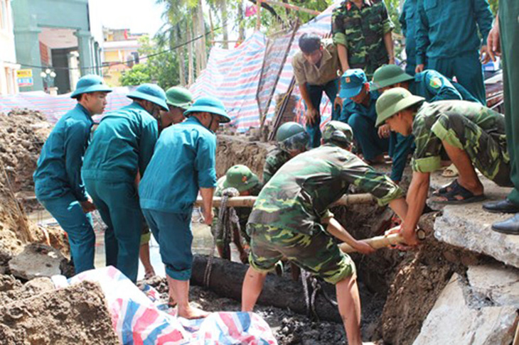 Di dời quả bom khủng nằm giữa thành phố - Ảnh 1.