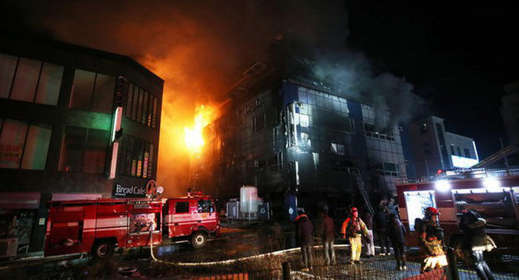 Cháy tòa nhà thương mại Hàn Quốc, ít nhất 29 người chết - Ảnh 2.