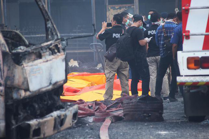 Cháy nhà máy pháo hoa Indonesia, ít nhất 23 người chết - Ảnh 1.