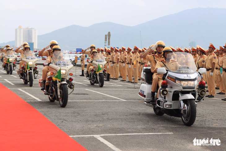 Gần 800 cảnh sát giao thông xuất quân bảo vệ APEC 2017 - Ảnh 1.