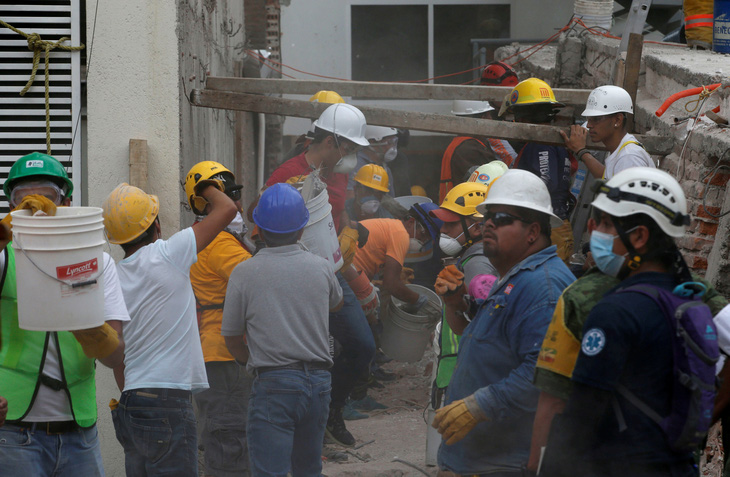 Số người chết lên đến 225, Mexico chạy đua cứu hộ - Ảnh 3.