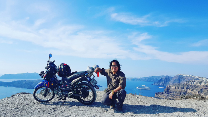 Chàng trai Tiền Giang đi xe máy từ Việt Nam đến Pháp - Ảnh 8.