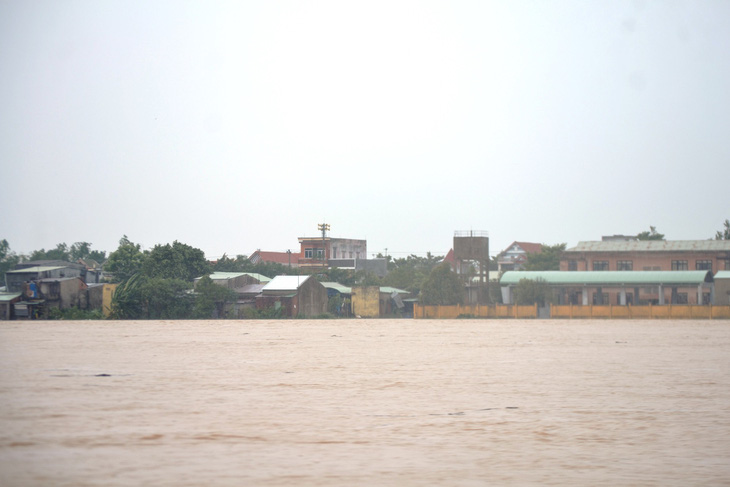 Vào vùng rốn lũ Đại Lộc, hơn 4.000 nhà ngập sâu hơn 1m - Ảnh 4.