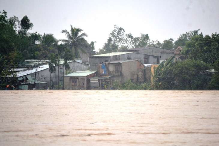 Vào vùng rốn lũ Đại Lộc, hơn 4.000 nhà ngập sâu hơn 1m - Ảnh 5.