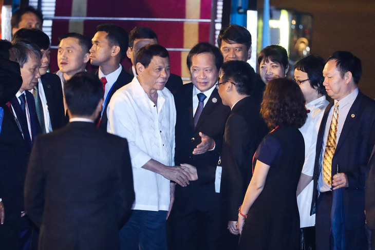 Tổng thống Duterte đã tới Đà Nẵng trong trang phục giản dị - Ảnh 1.