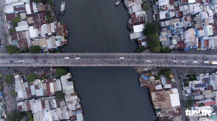 Xe cộ Sài Gòn nhìn từ flycam - Ảnh 11.