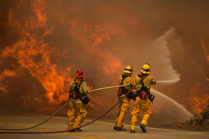 4 ngày chìm trong biển lửa của California - Ảnh 6.