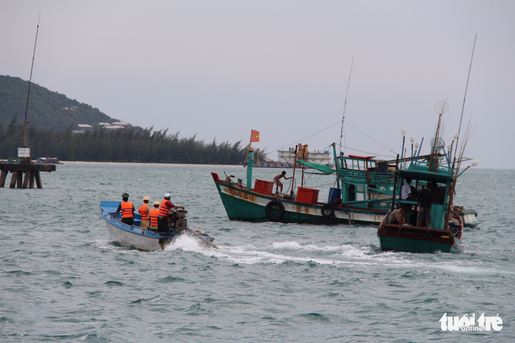 Tàu cá tránh bão Tembin ken đặc Phú Quốc - Ảnh 5.
