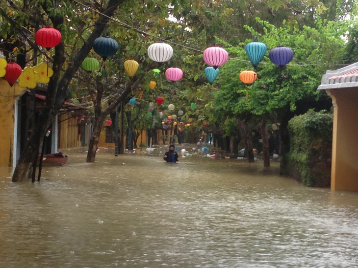 Hội An phải di dời du khách, người dân trước 17h chiều 5-11 - Ảnh 2.