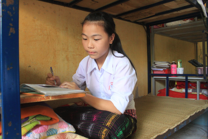 Cô học trò dân tộc Thái mơ làm cô giáo của bản - Ảnh 2.