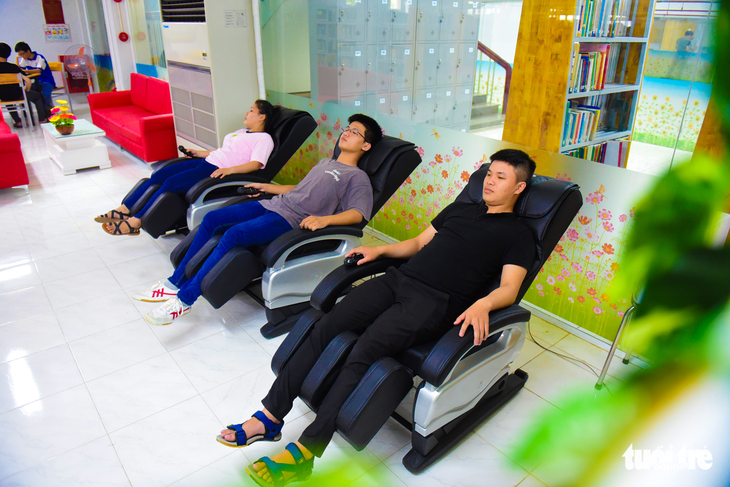 Thư viện có ipad, ghế massage... dành cho sinh viên - Ảnh 5.